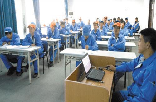 進(jìn)廠求職新趨勢(shì) 為何越來越多人選擇中介小時(shí)工